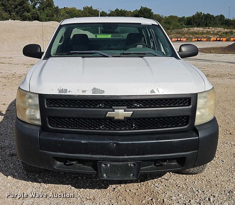 image for item EO4696 2008 Chevrolet Silverado 1500 Crew Cab pickup truck