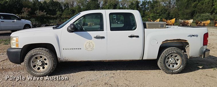 image for item EO4696 2008 Chevrolet Silverado 1500 Crew Cab pickup truck