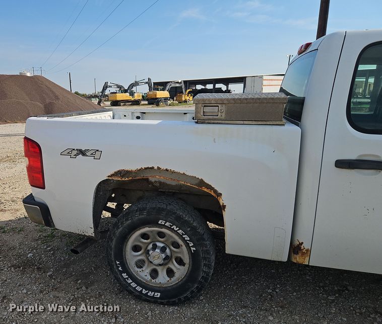 image for item EO4696 2008 Chevrolet Silverado 1500 Crew Cab pickup truck