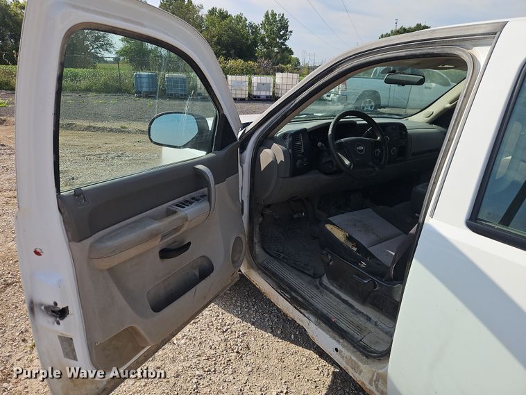 image for item EO4696 2008 Chevrolet Silverado 1500 Crew Cab pickup truck