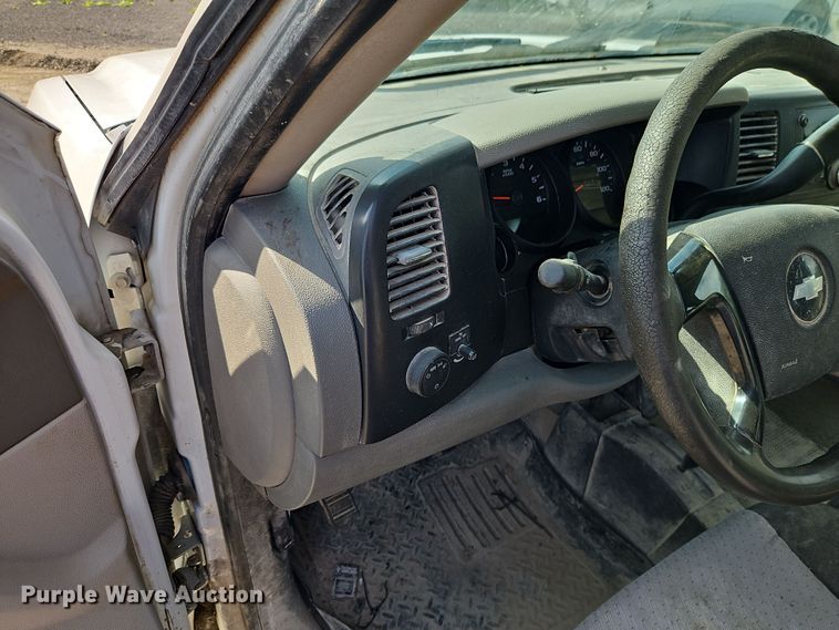 image for item EO4696 2008 Chevrolet Silverado 1500 Crew Cab pickup truck