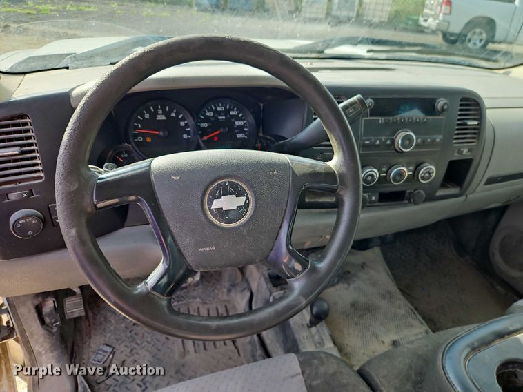 image for item EO4696 2008 Chevrolet Silverado 1500 Crew Cab pickup truck