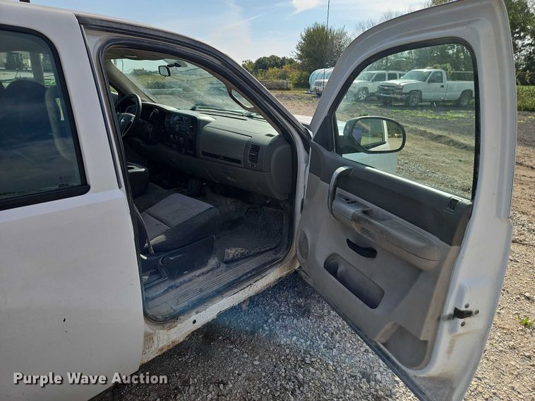 image for item EO4696 2008 Chevrolet Silverado 1500 Crew Cab pickup truck