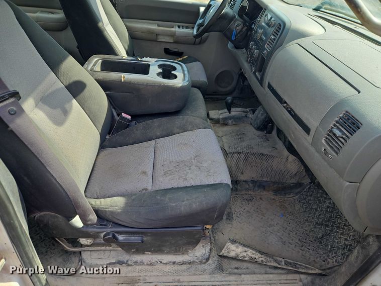 image for item EO4696 2008 Chevrolet Silverado 1500 Crew Cab pickup truck