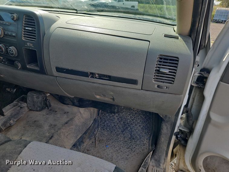 image for item EO4696 2008 Chevrolet Silverado 1500 Crew Cab pickup truck