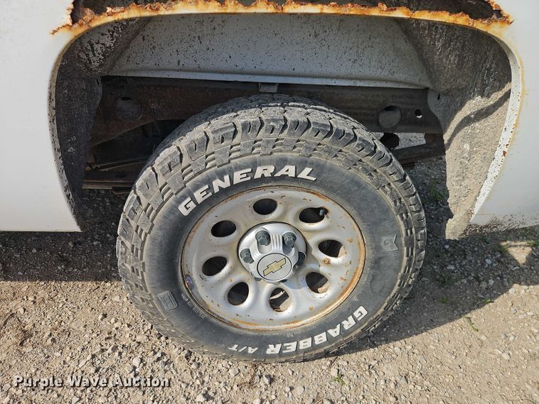 image for item EO4696 2008 Chevrolet Silverado 1500 Crew Cab pickup truck