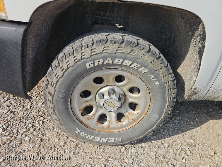 image for item EO4696 2008 Chevrolet Silverado 1500 Crew Cab pickup truck