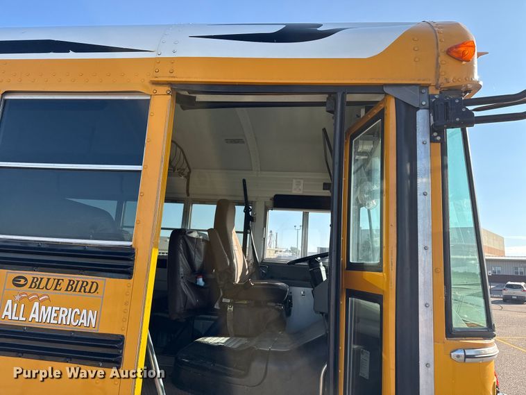 image for item EP0679 2003 Blue Bird school bus