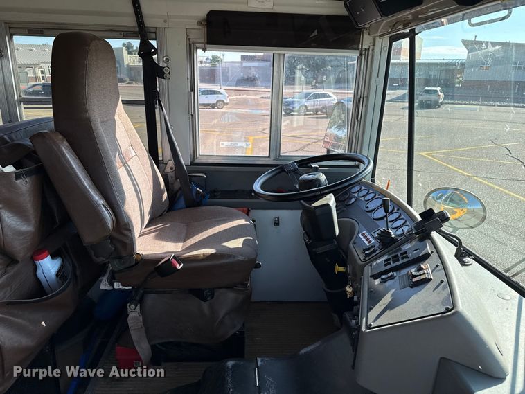 image for item EP0679 2003 Blue Bird school bus