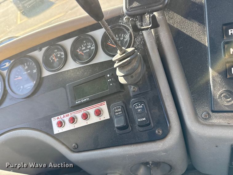 image for item EP0679 2003 Blue Bird school bus