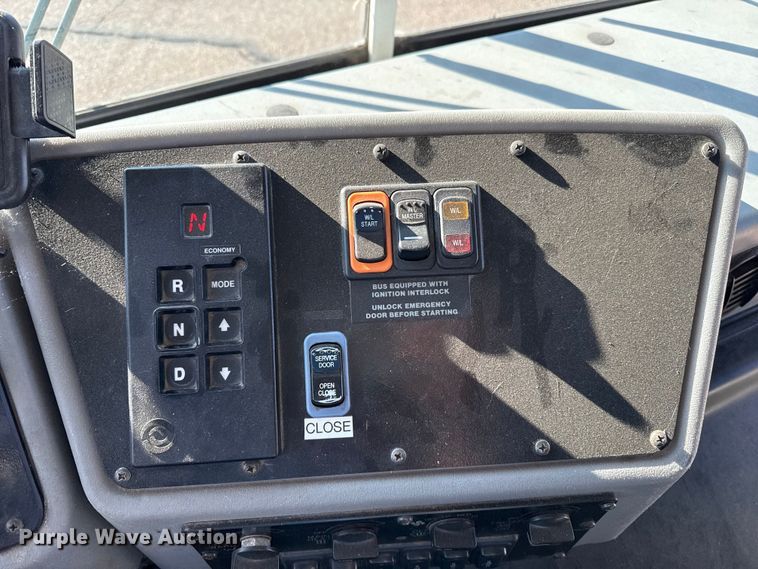 image for item EP0679 2003 Blue Bird school bus