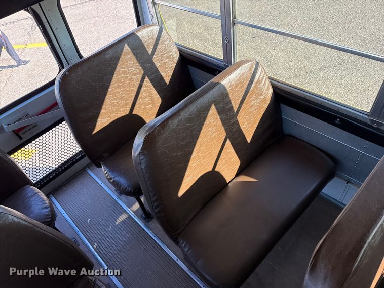 image for item EP0679 2003 Blue Bird school bus