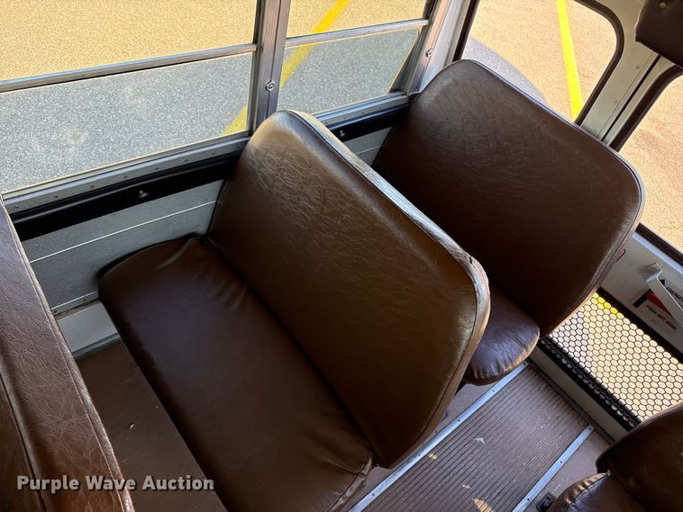 image for item EP0679 2003 Blue Bird school bus