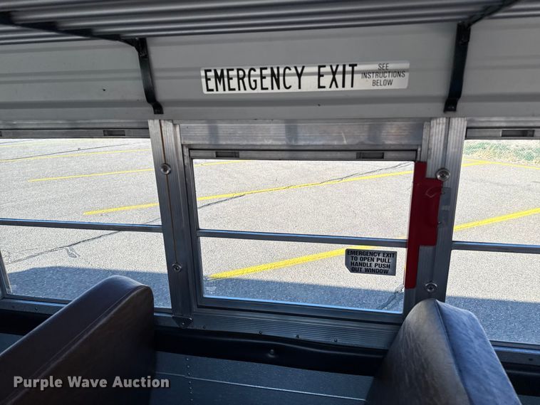 image for item EP0679 2003 Blue Bird school bus