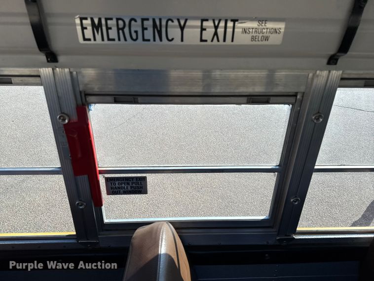 image for item EP0679 2003 Blue Bird school bus