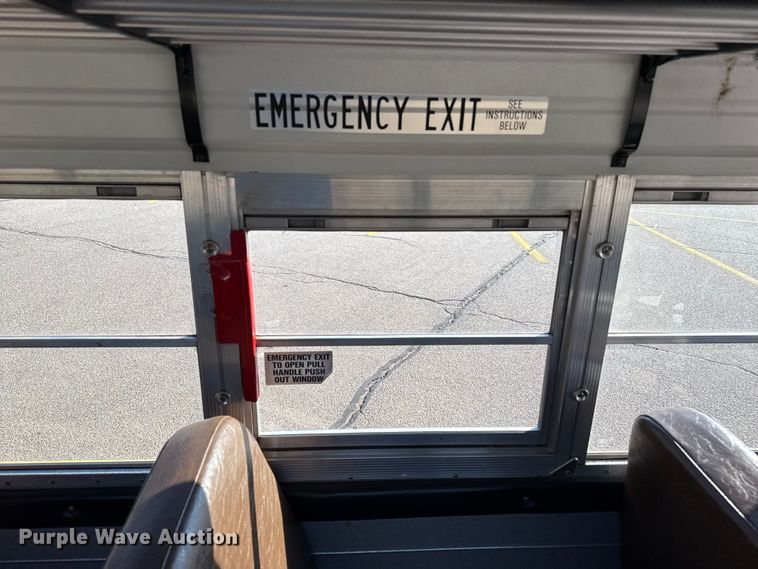 image for item EP0679 2003 Blue Bird school bus