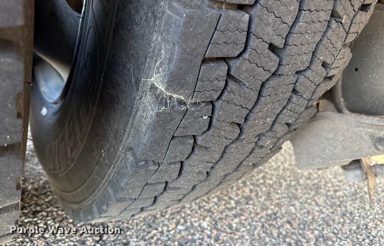 image for item EP0679 2003 Blue Bird school bus