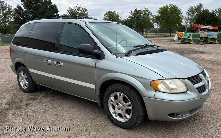 image for item EQ1002 2004 Dodge Caravan SXT van