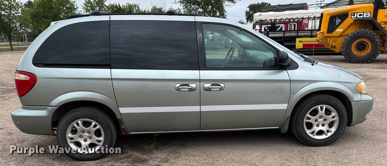 image for item EQ1002 2004 Dodge Caravan SXT van