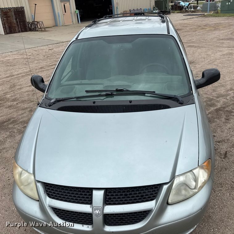 image for item EQ1002 2004 Dodge Caravan SXT van