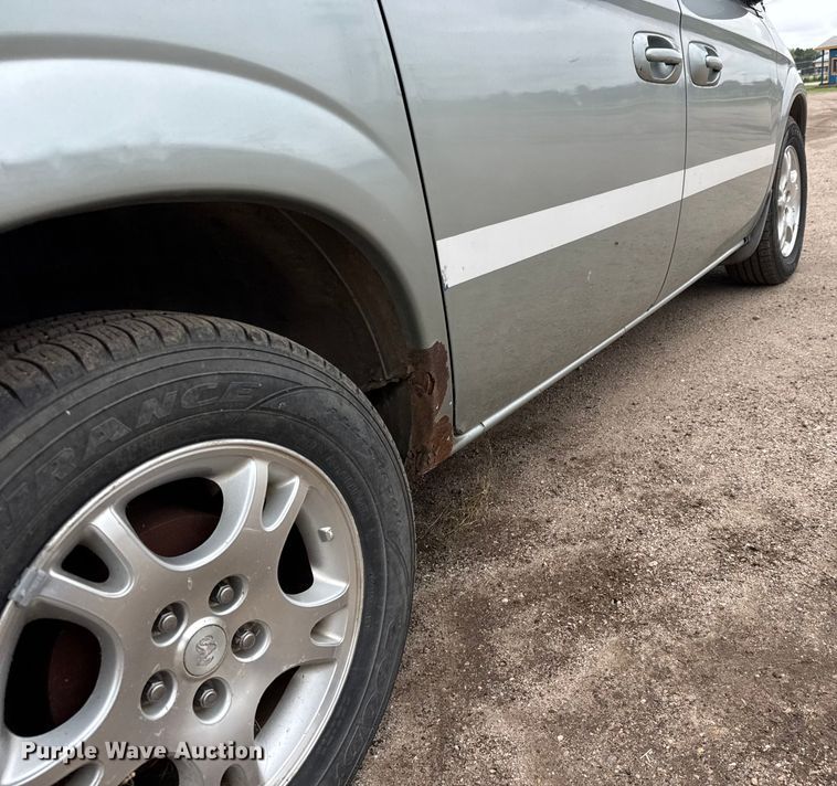 image for item EQ1002 2004 Dodge Caravan SXT van