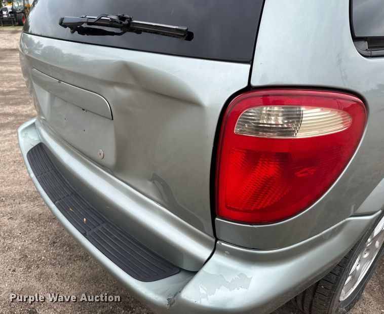 image for item EQ1002 2004 Dodge Caravan SXT van