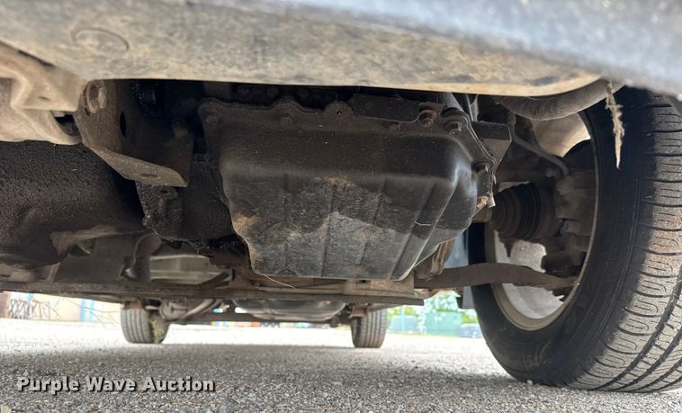 image for item EQ1002 2004 Dodge Caravan SXT van