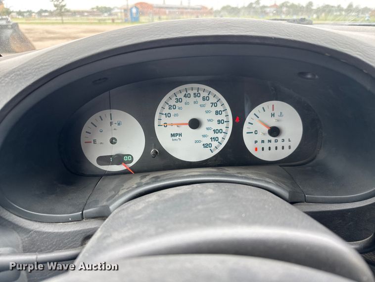 image for item EQ1002 2004 Dodge Caravan SXT van