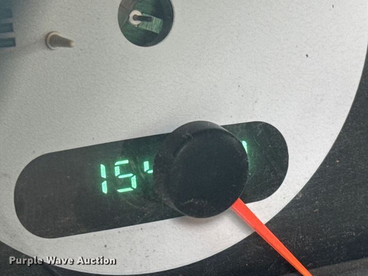 image for item EQ1002 2004 Dodge Caravan SXT van