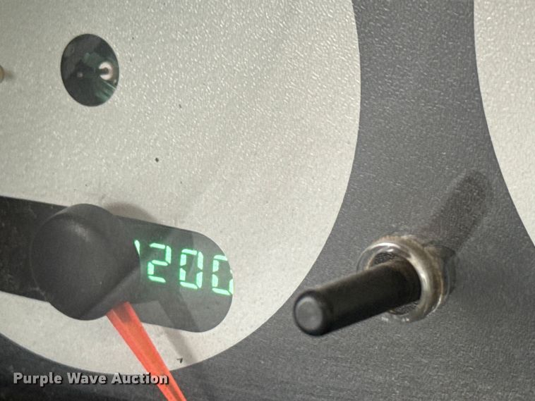 image for item EQ1002 2004 Dodge Caravan SXT van