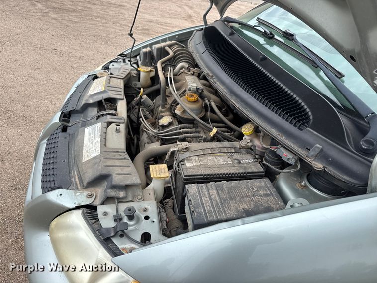 image for item EQ1002 2004 Dodge Caravan SXT van