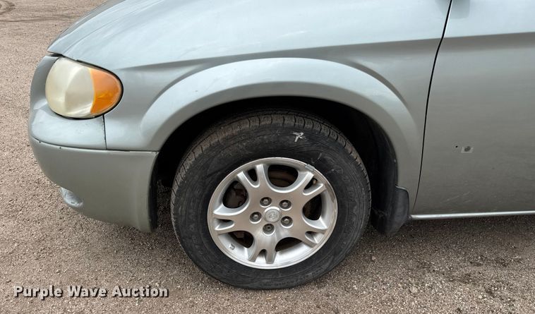 image for item EQ1002 2004 Dodge Caravan SXT van