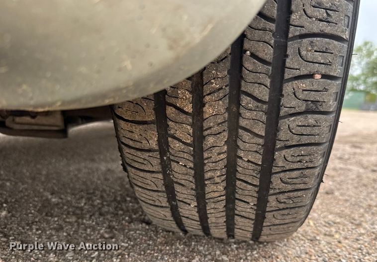 image for item EQ1002 2004 Dodge Caravan SXT van