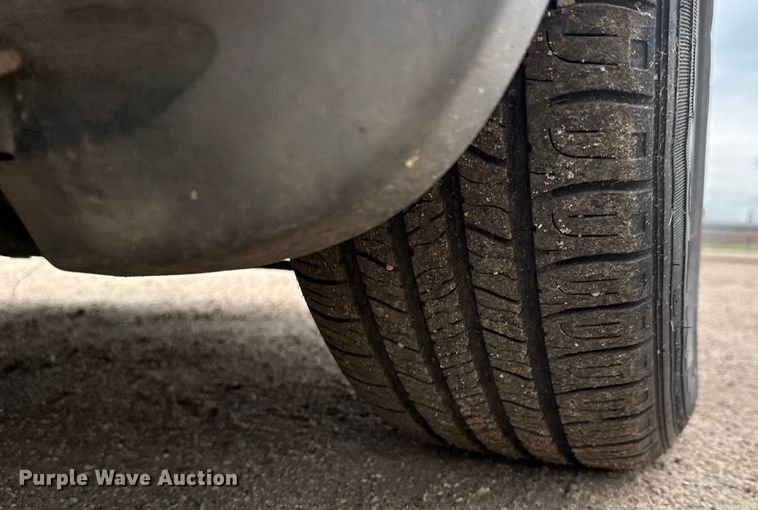 image for item EQ1002 2004 Dodge Caravan SXT van