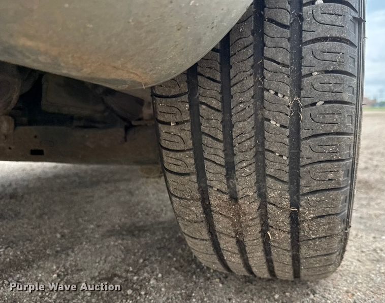 image for item EQ1002 2004 Dodge Caravan SXT van