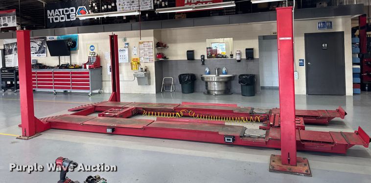 image for item ER2473 Hunter Engineering four post automotive lift