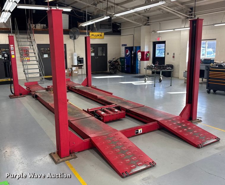 image for item ER2473 Hunter Engineering four post automotive lift