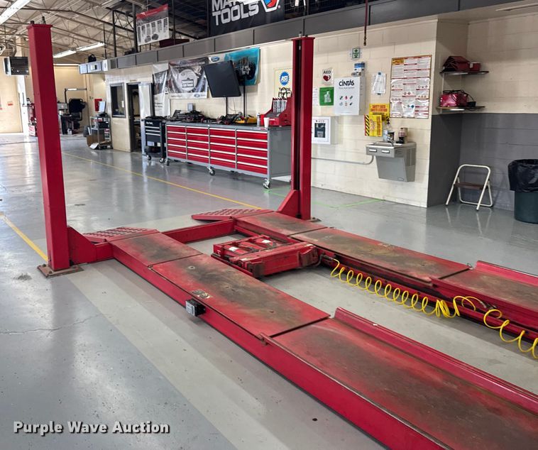 image for item ER2473 Hunter Engineering four post automotive lift