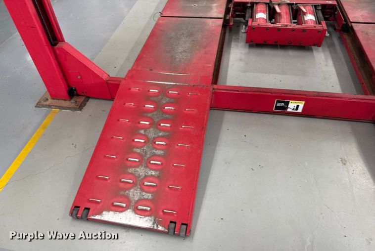 image for item ER2473 Hunter Engineering four post automotive lift