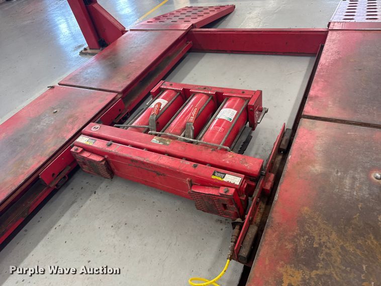 image for item ER2473 Hunter Engineering four post automotive lift