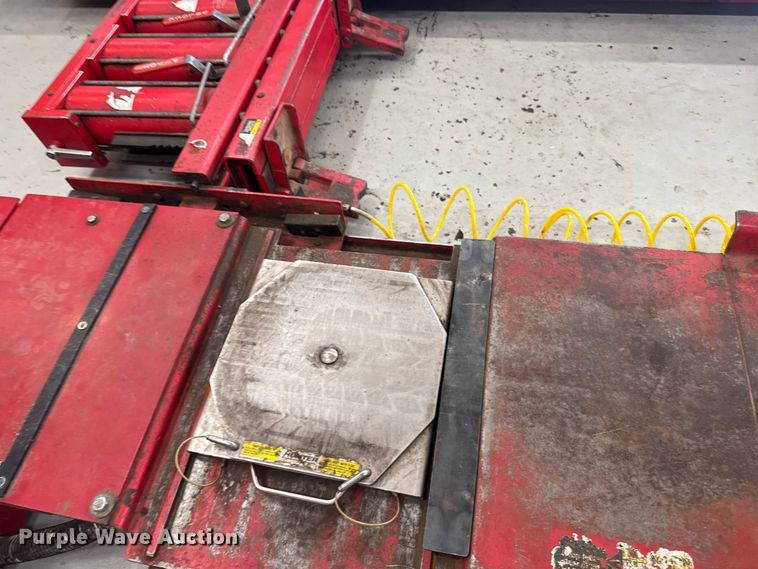 image for item ER2473 Hunter Engineering four post automotive lift