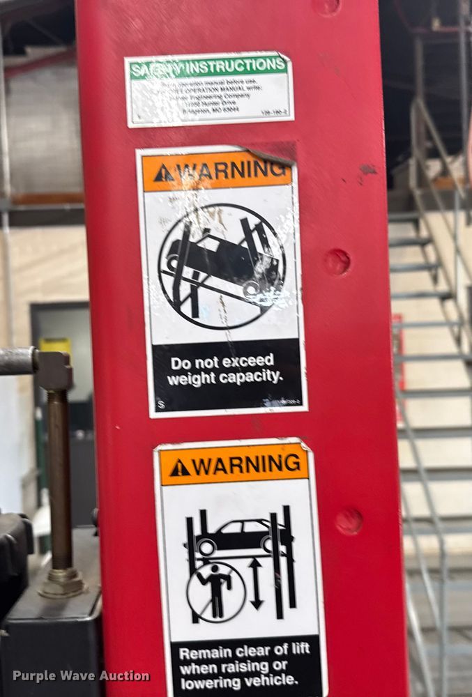image for item ER2473 Hunter Engineering four post automotive lift