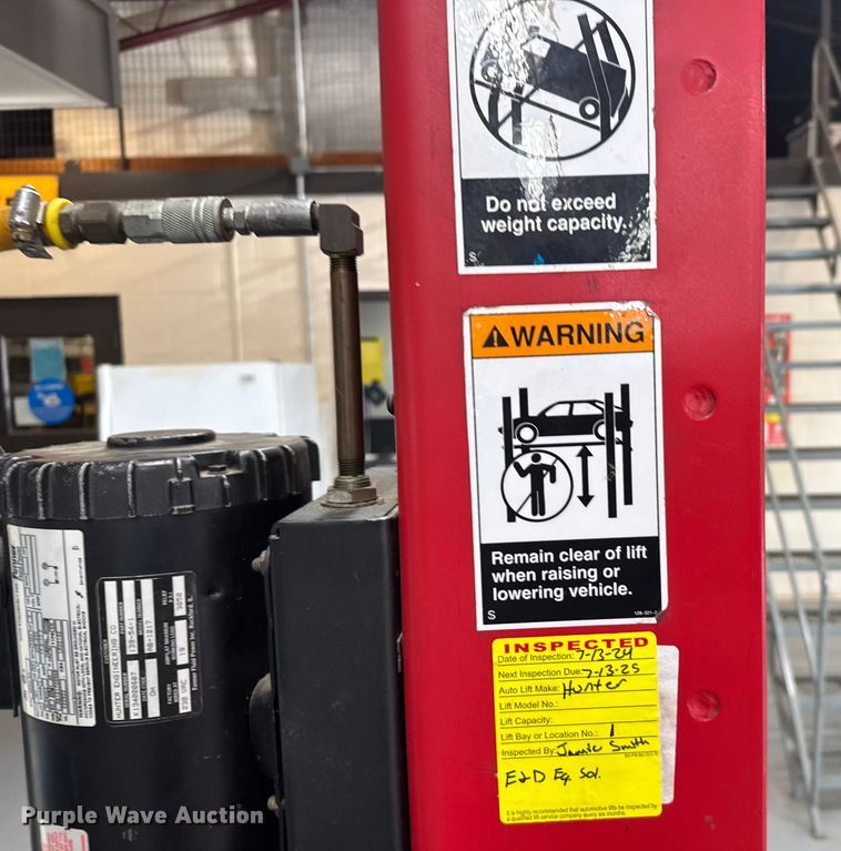 image for item ER2473 Hunter Engineering four post automotive lift