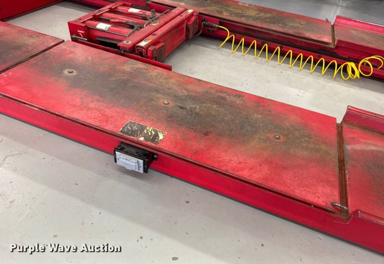 image for item ER2473 Hunter Engineering four post automotive lift