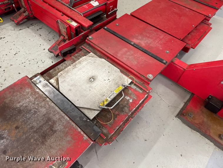 image for item ER2473 Hunter Engineering four post automotive lift
