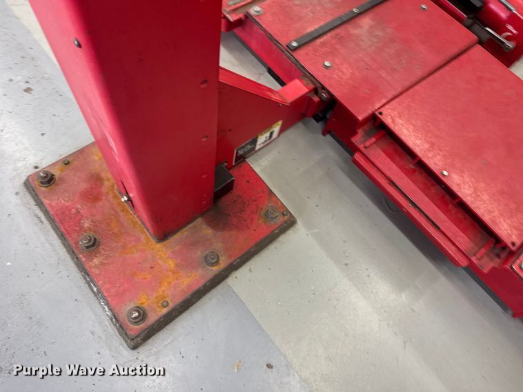image for item ER2473 Hunter Engineering four post automotive lift