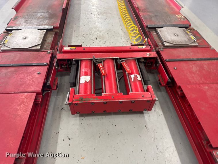 image for item ER2473 Hunter Engineering four post automotive lift