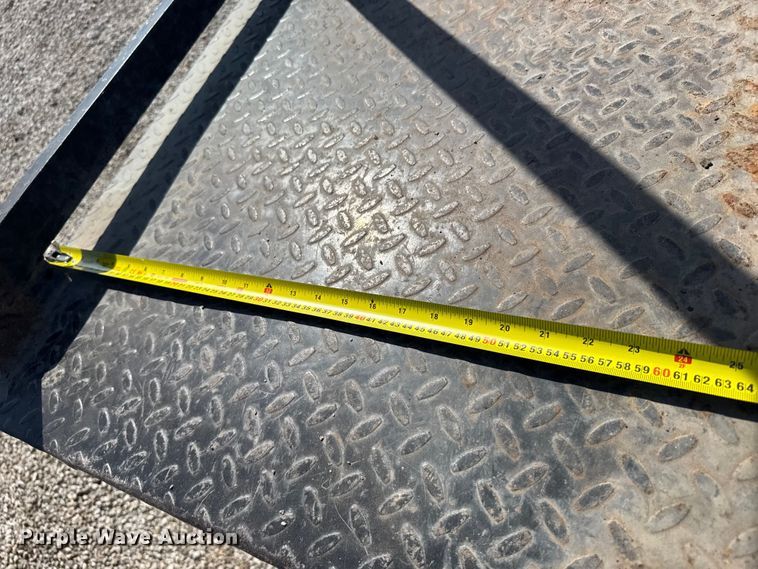 image for item ER2476 1988 GMC V3500 flatbed pickup truck