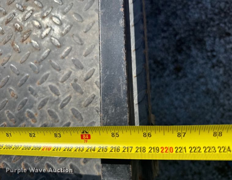 image for item ER2476 1988 GMC V3500 flatbed pickup truck