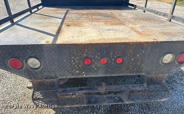 image for item ER2476 1988 GMC V3500 flatbed pickup truck